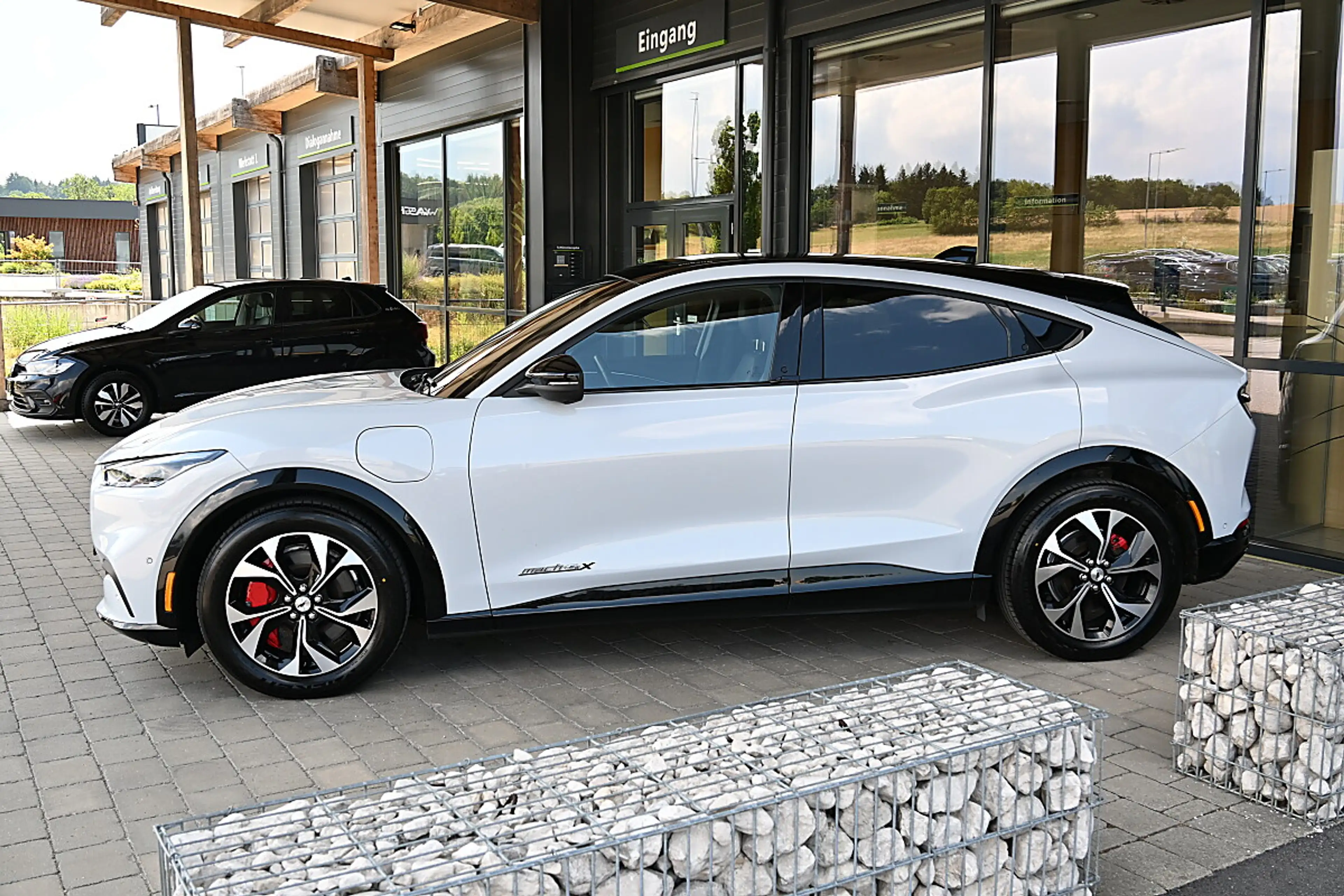 Ford Mustang Mach-E AWD Elektro Extended Range ACC, B&O Sound, eKla... — photo 2