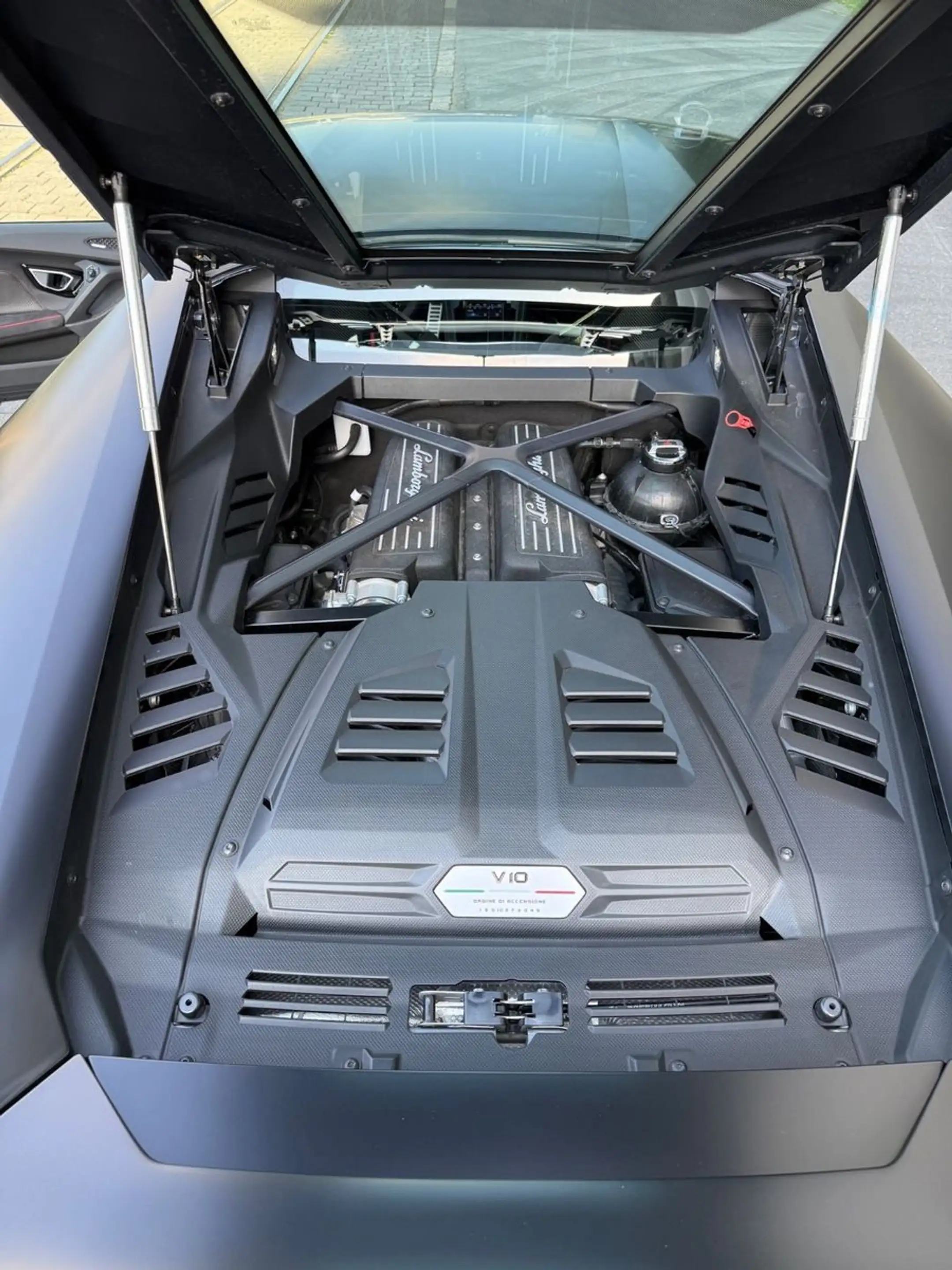Lamborghini Huracán *EVO*4WD*LIFT*LamborghiniGarantie*Carbon* — photo 6