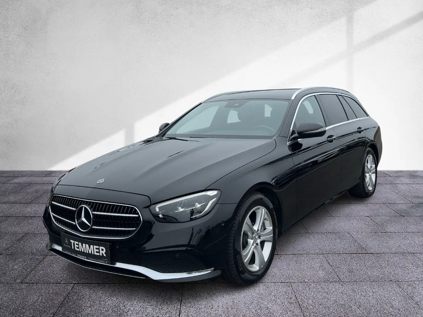 Mercedes-Benz E 220 d 4MATIC T-Modell LED RKam Burmester Schwarz - 2