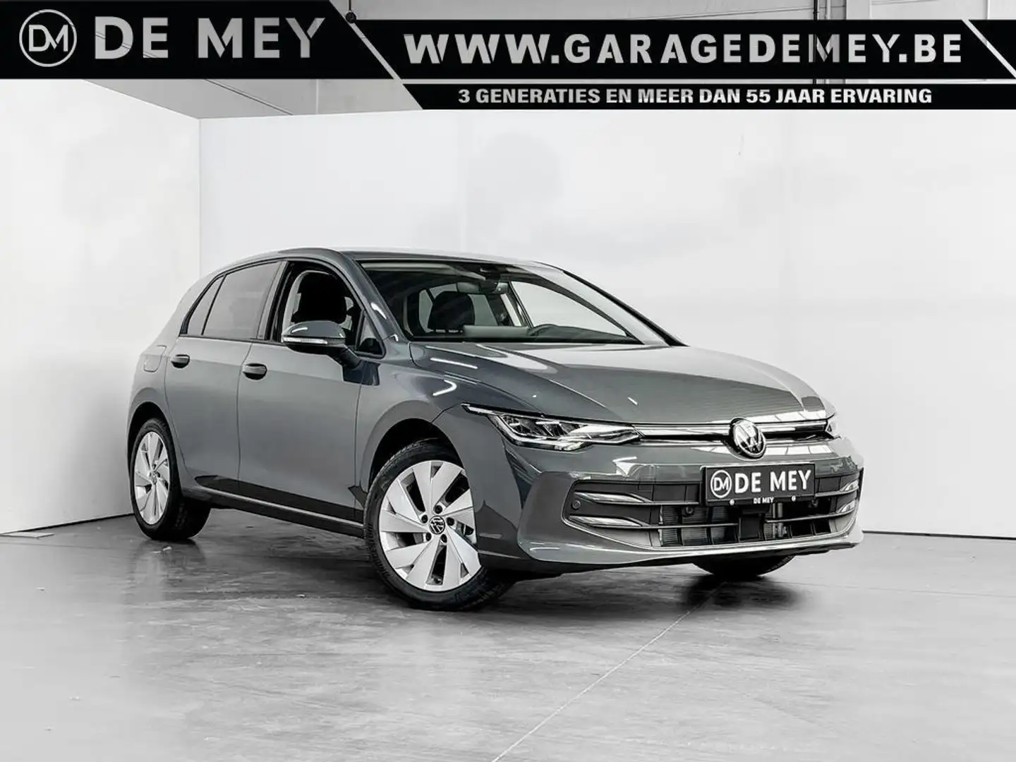 Volkswagen Golf 1.5 eTSI United DSG / Carplay / Camera / ACC / PDC Grijs - 1