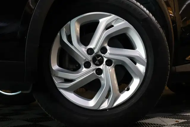 DS Automobiles DS 7 Crossback view 4
