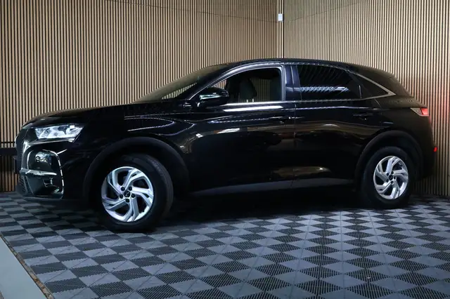 DS Automobiles DS 7 Crossback view 9