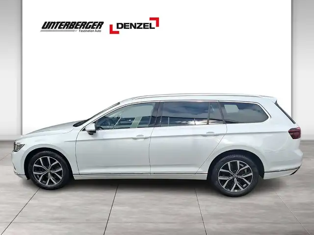 Volkswagen Passat view 2