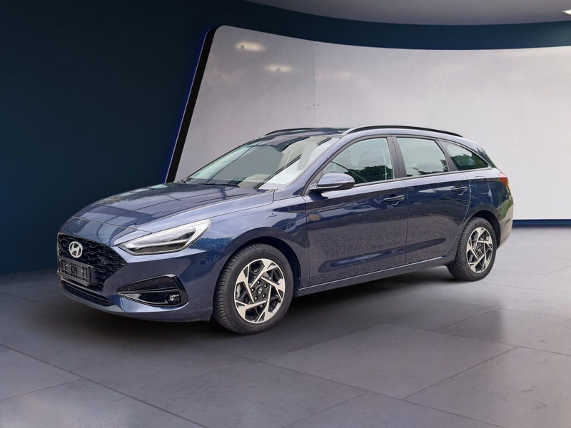 Hyundai i30 Kombi Advantage cw vAHK Navi LED DAB Kamera Win...