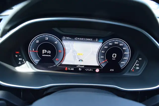 Audi Q3 view 6