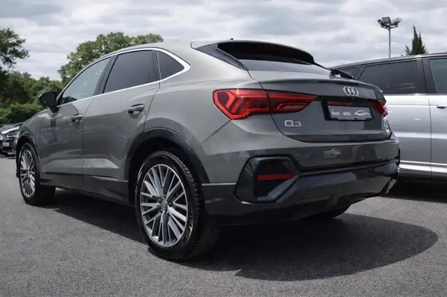 Audi Q3 view 5