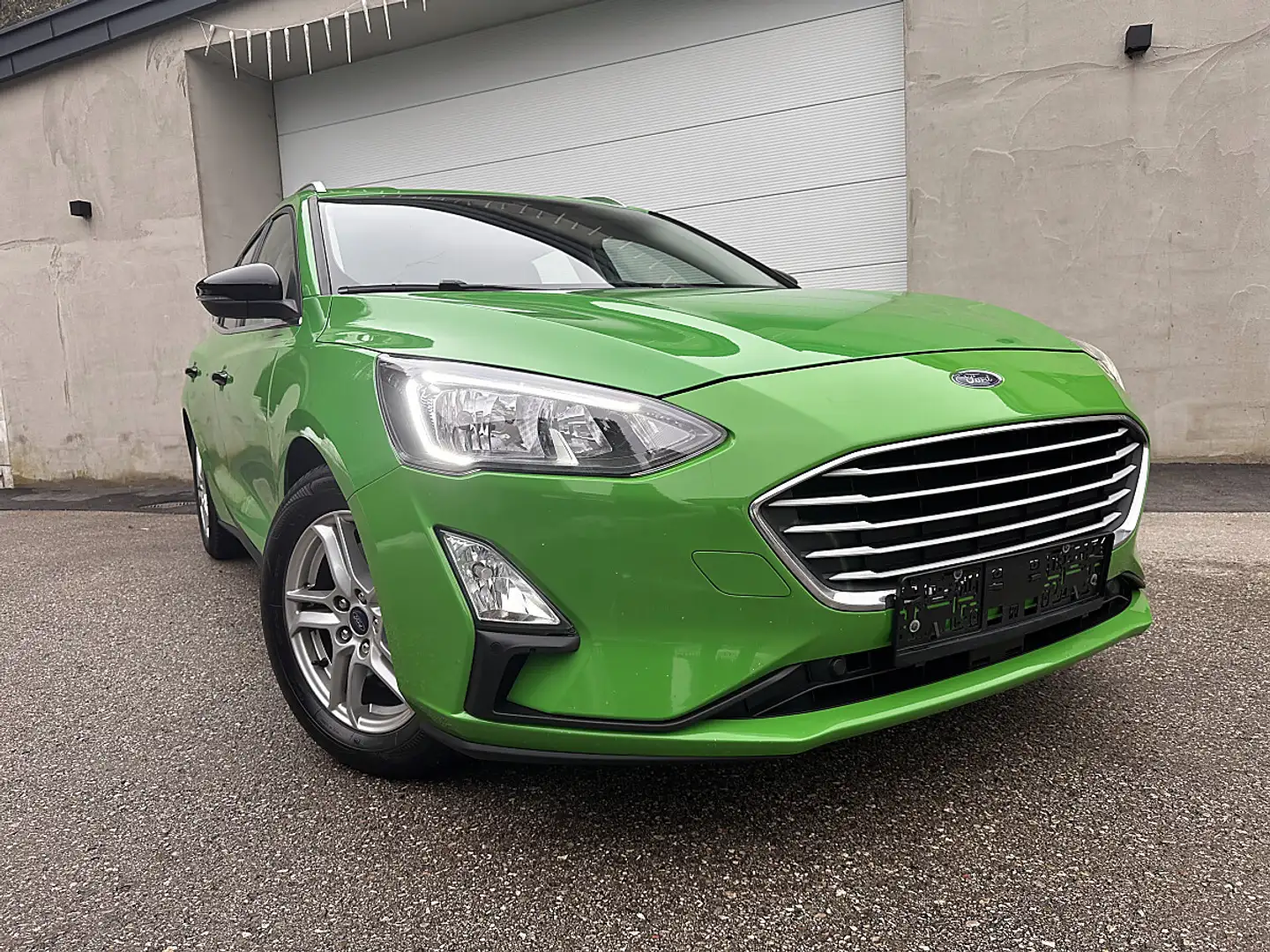 Ford Focus Traveller 1,5 EcoBlue Trend Edition Grün - 2