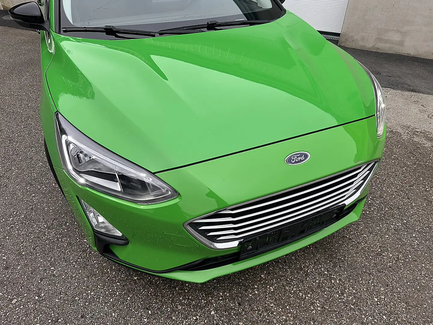 Ford Focus Traveller 1,5 EcoBlue Trend Edition Grün - 1