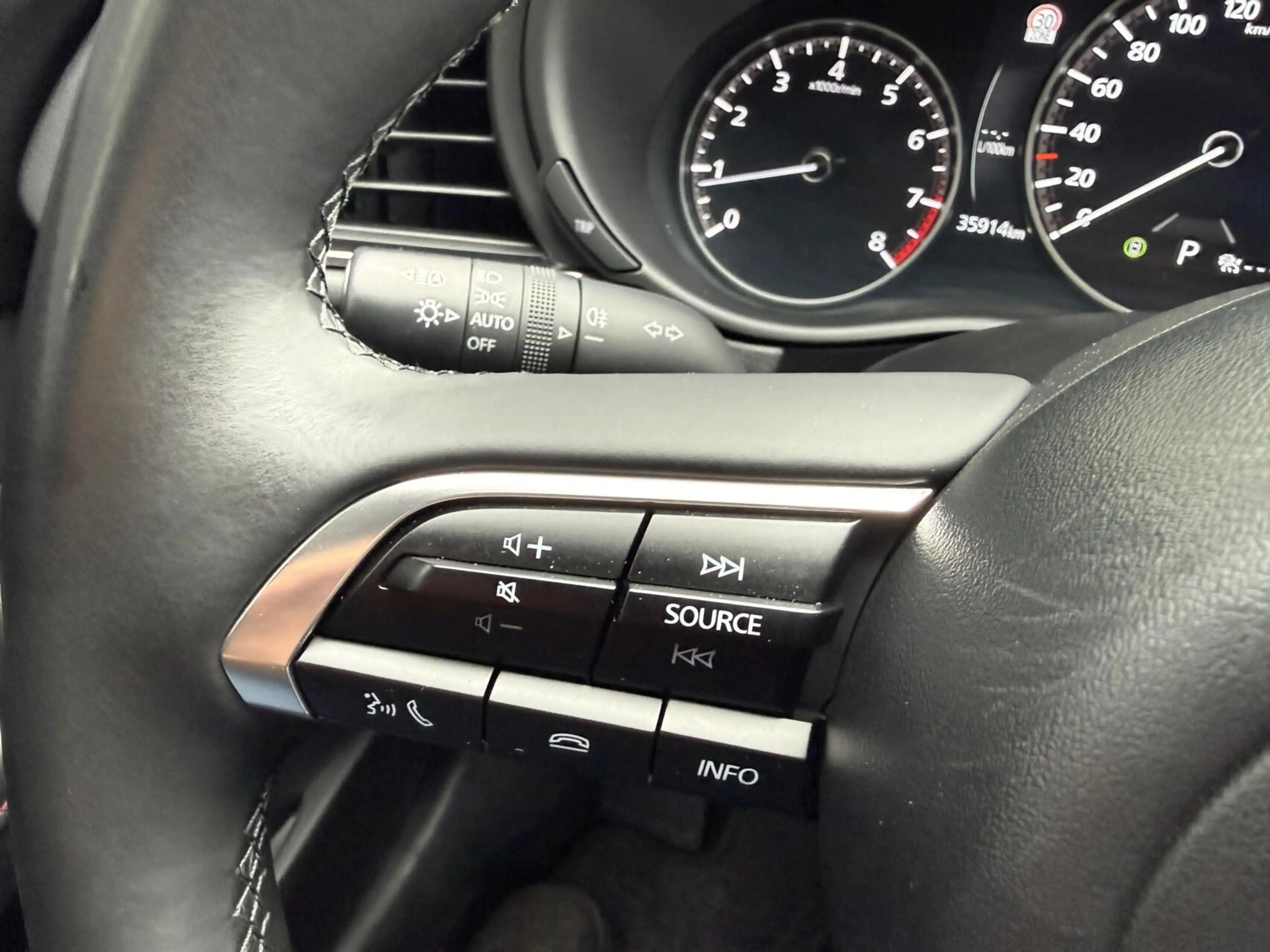 Mazda CX-30 2.0 e-SkyActiv-G M Hybrid Homura TREKHAAK — photo 19