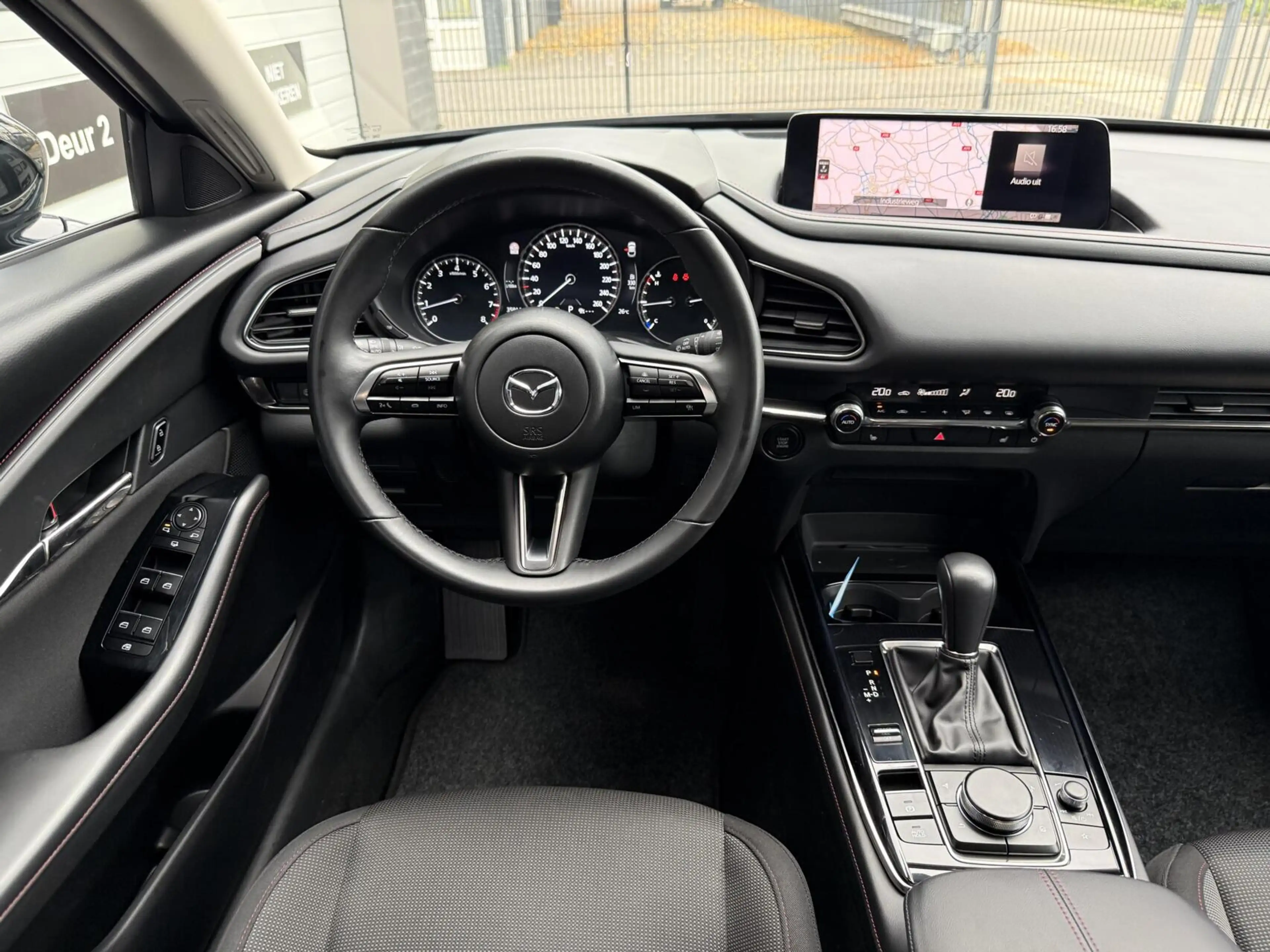 Mazda CX-30 2.0 e-SkyActiv-G M Hybrid Homura TREKHAAK — photo 11