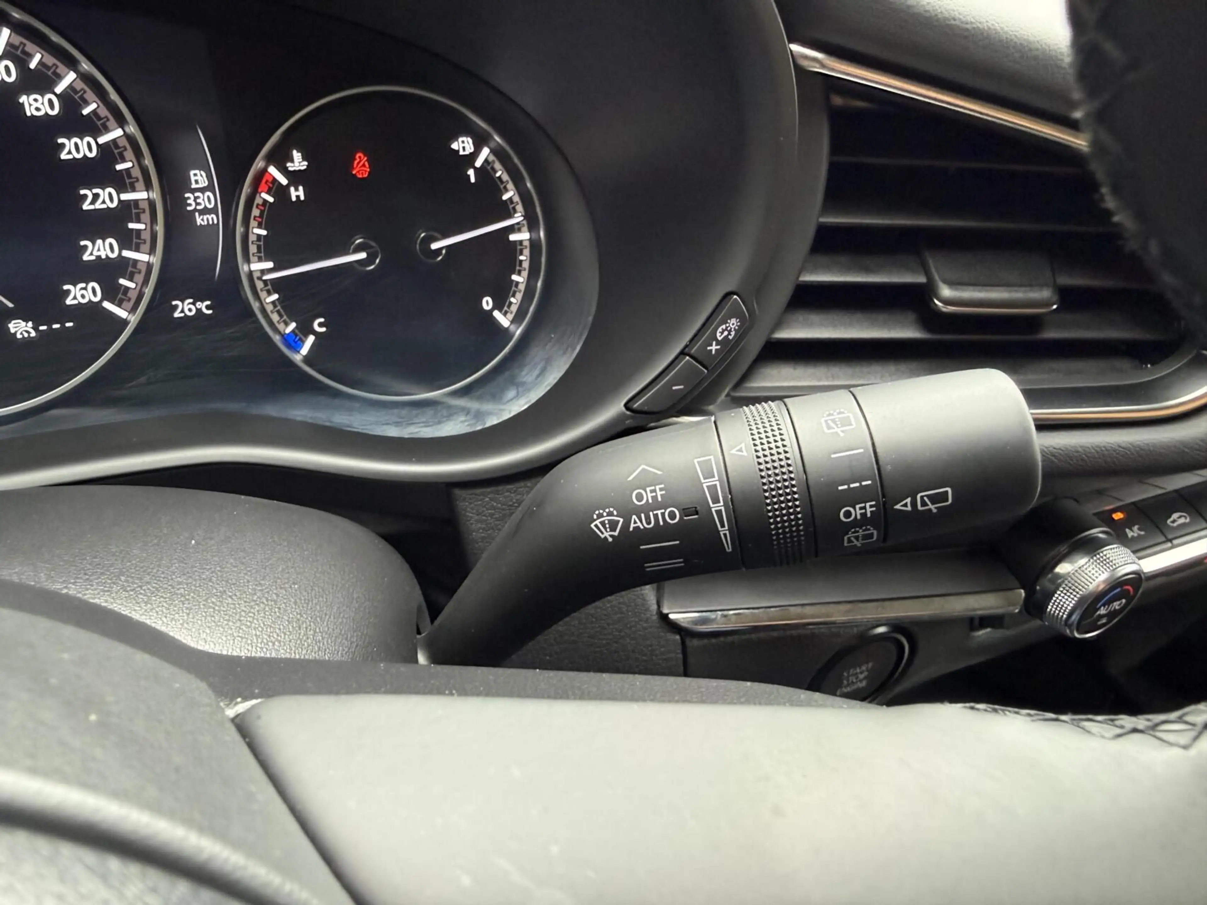 Mazda CX-30 2.0 e-SkyActiv-G M Hybrid Homura TREKHAAK — photo 18