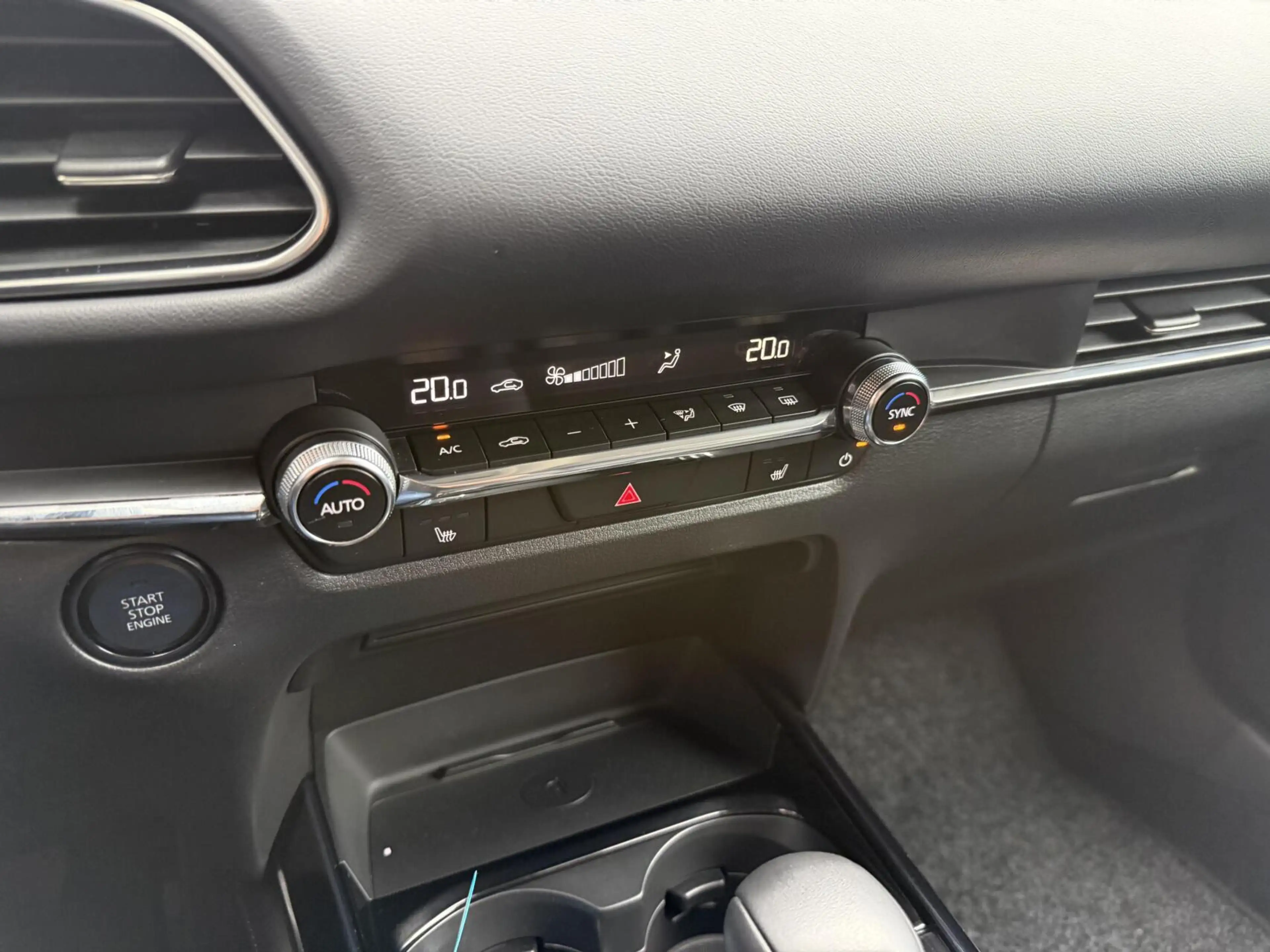 Mazda CX-30 2.0 e-SkyActiv-G M Hybrid Homura TREKHAAK — photo 14