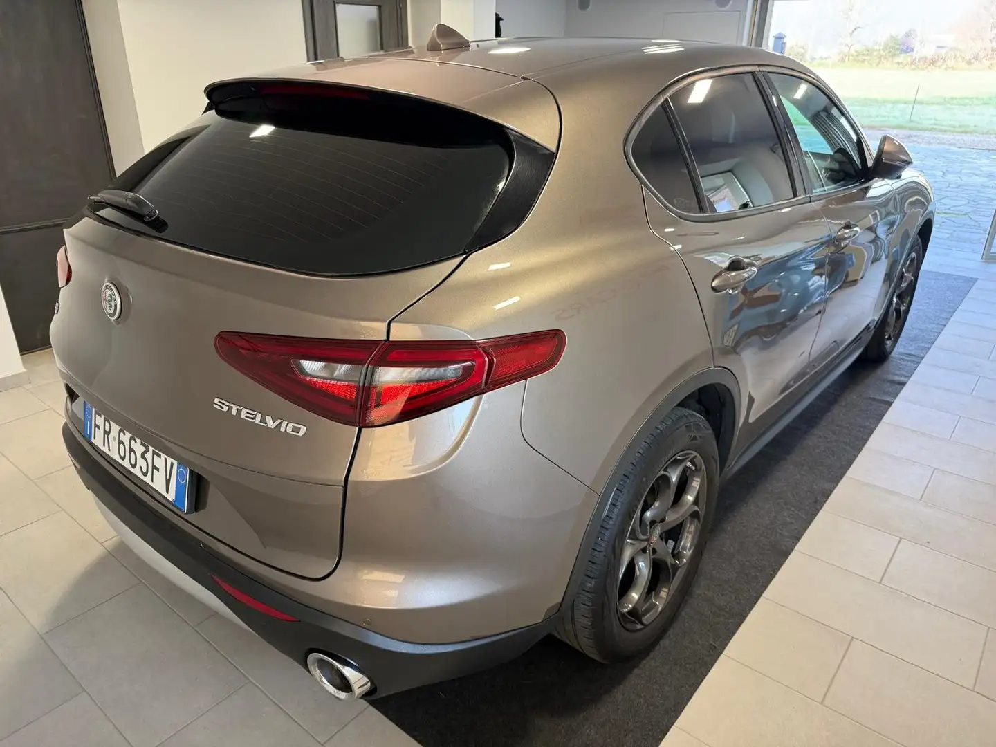 Alfa Romeo Stelvio 2.2 t Sport Edition Q4 210cv auto 4x4 Gris - 2