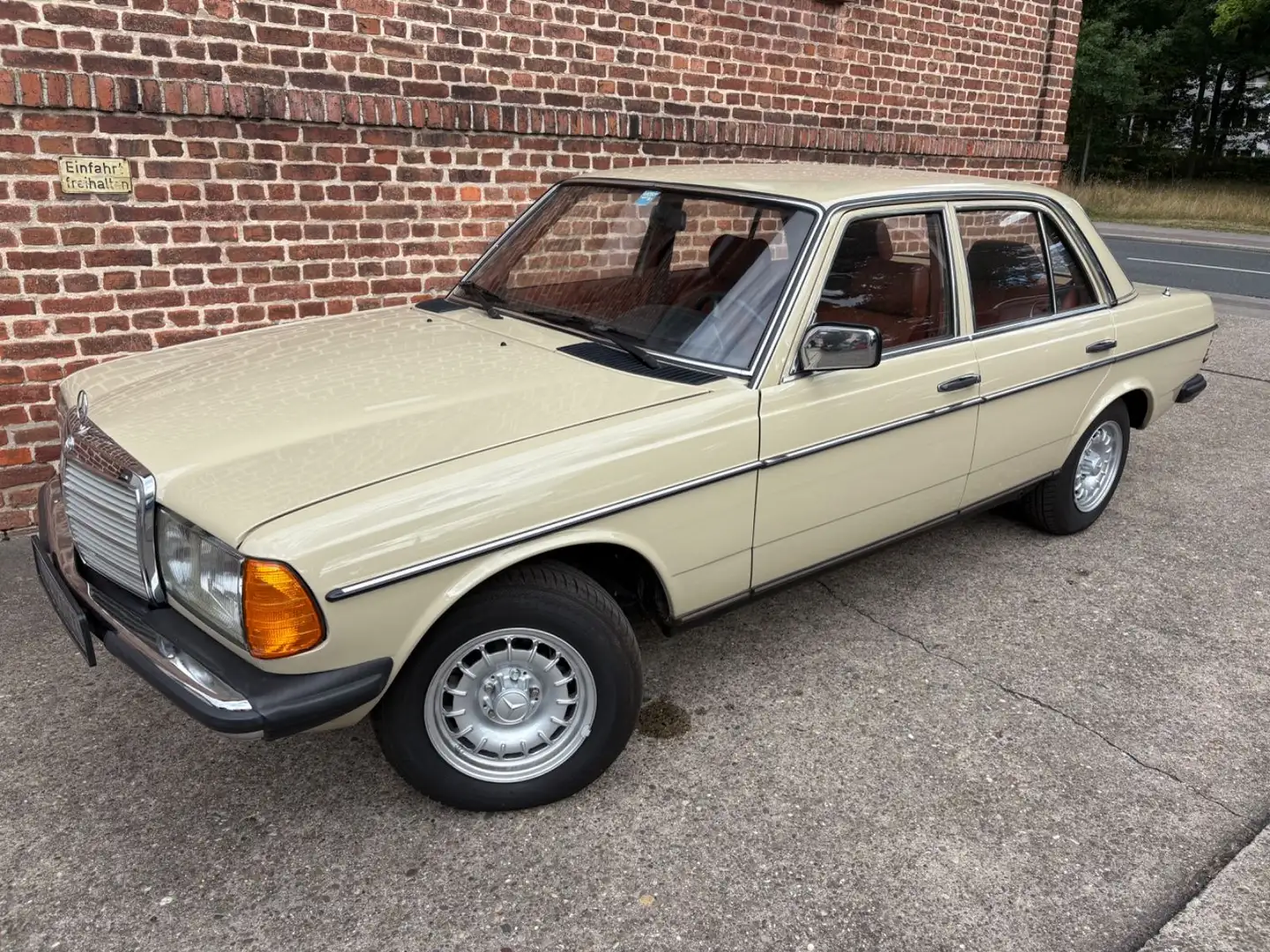 Mercedes-Benz 240 Diesel im Originalzustand aus I.Hand Zöld - 1