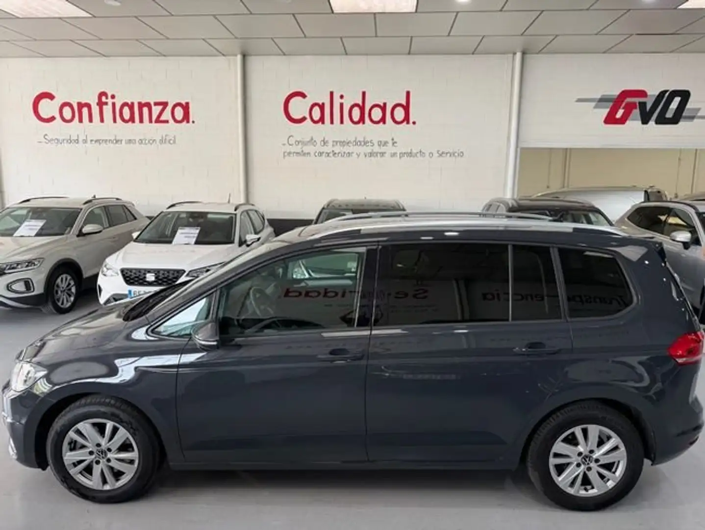 Volkswagen Touran 2.0TDI Advance 90kW Gris - 2