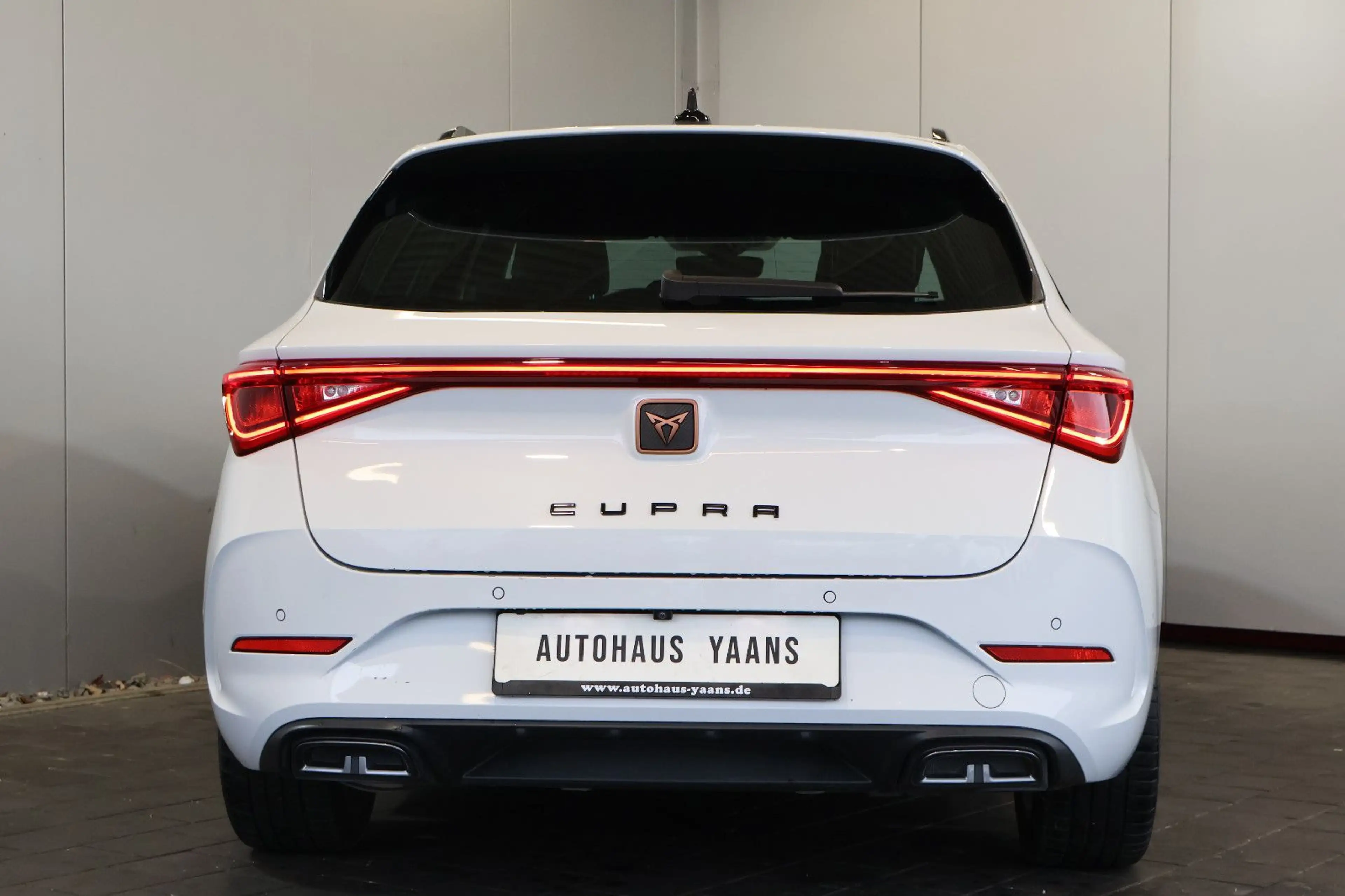 CUPRA Leon ST 1.5 eTSI AID+ACC+KEY+KAM+LED+CARPLAY+18" — photo 5