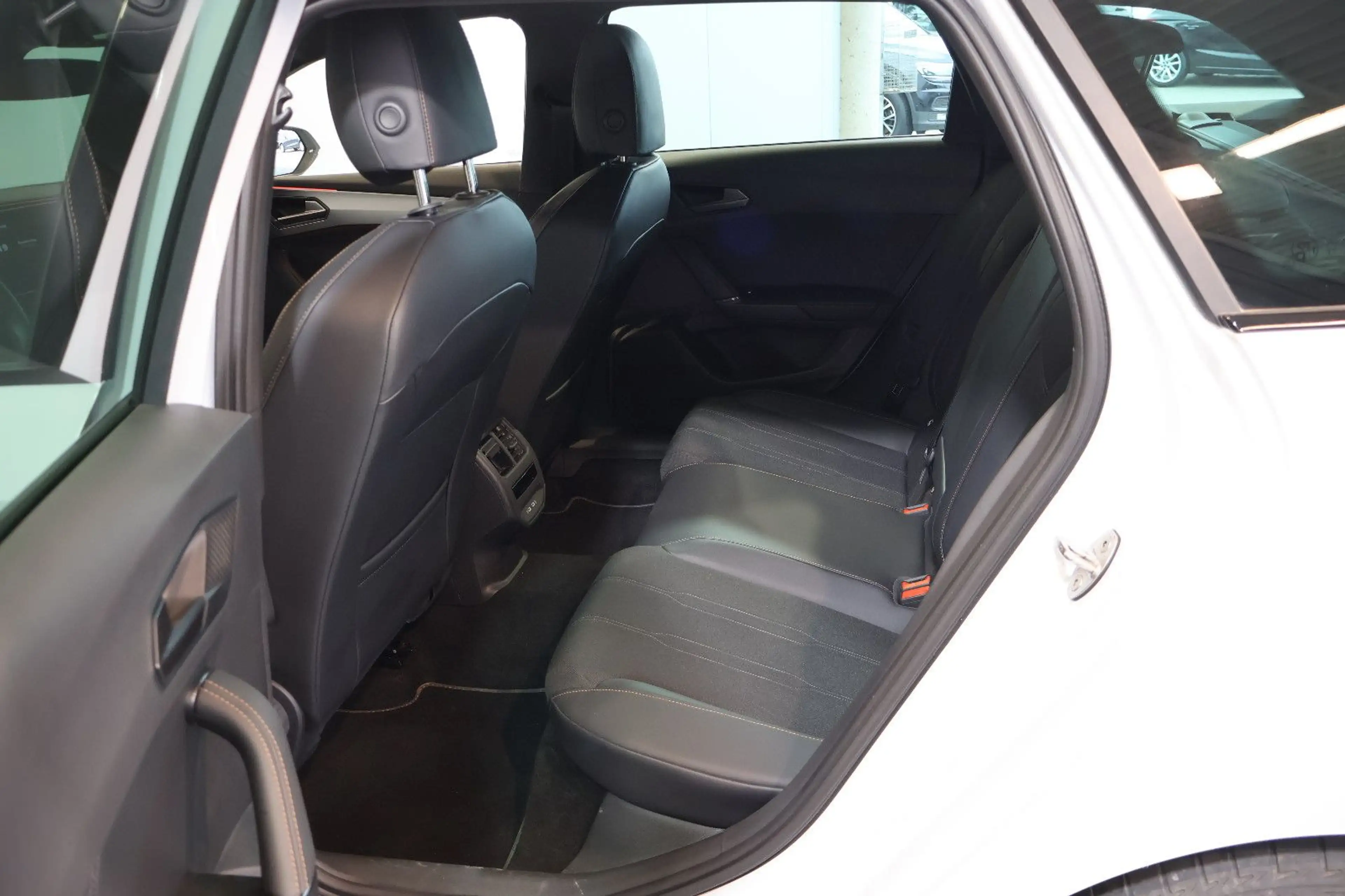 CUPRA Leon ST 1.5 eTSI AID+ACC+KEY+KAM+LED+CARPLAY+18" — photo 13
