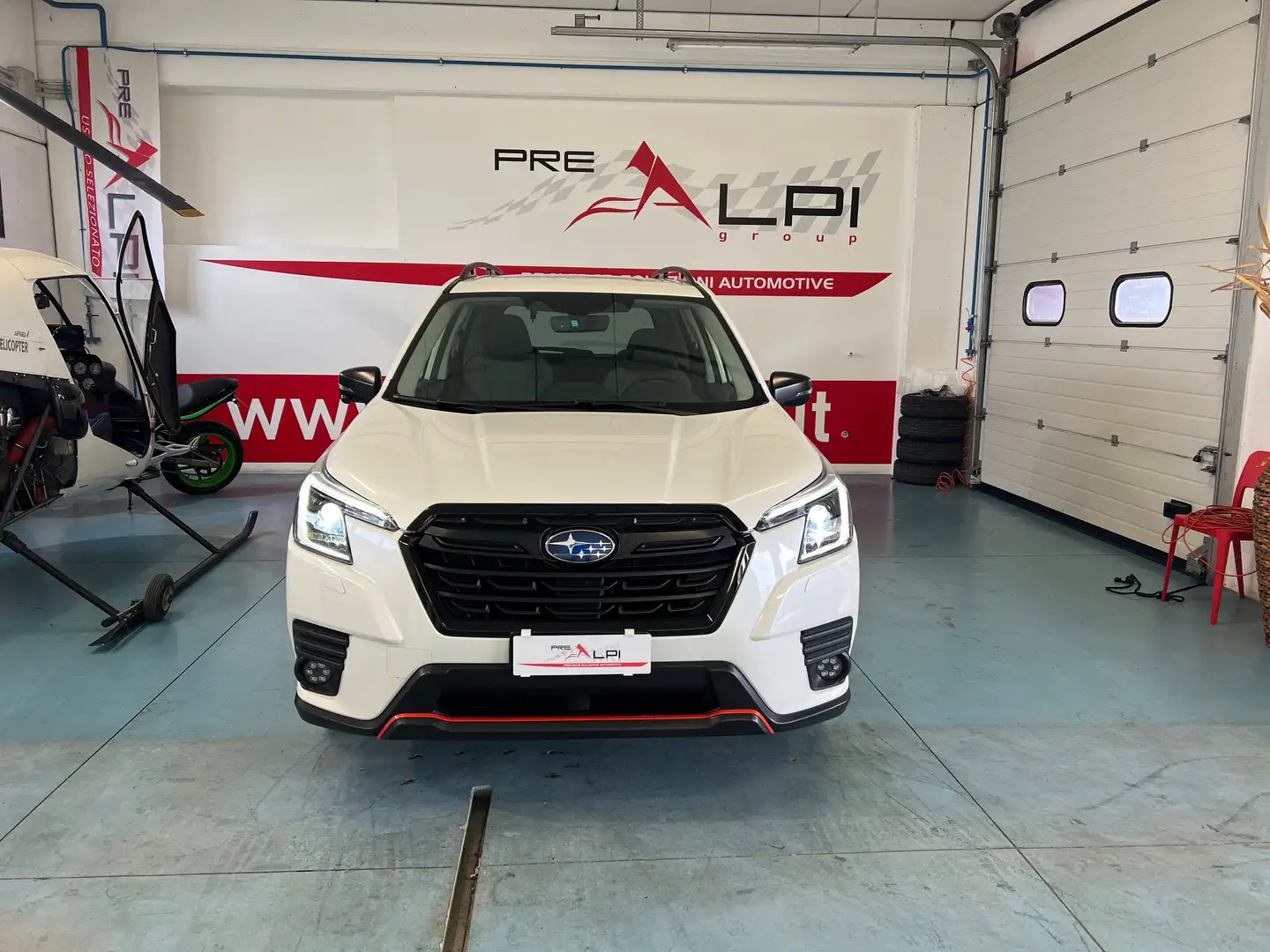 Subaru Forester Forester V  2.0i e-boxer 4dventure lineartronic Weiß - 2