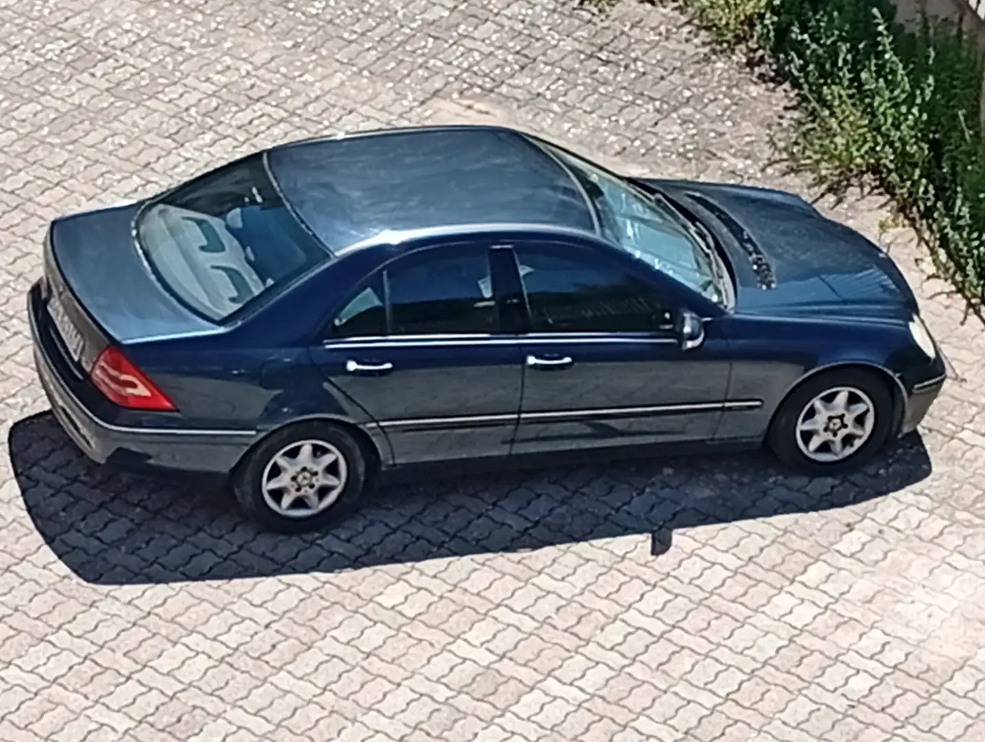 Mercedes-Benz 220 Elegance - 1