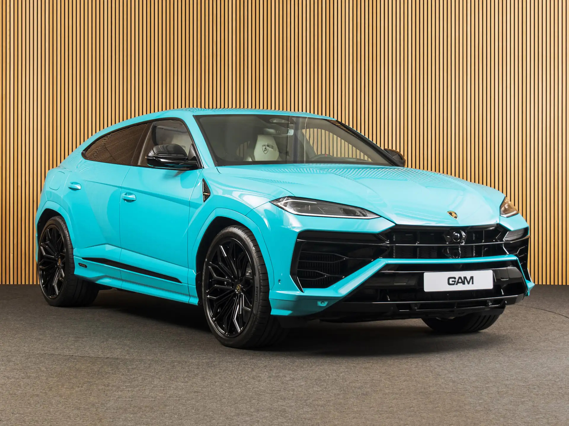 람보르기니 우루스 4.0 V8 Biturbo Plug-in Hybrid 2026 청록 사진 7