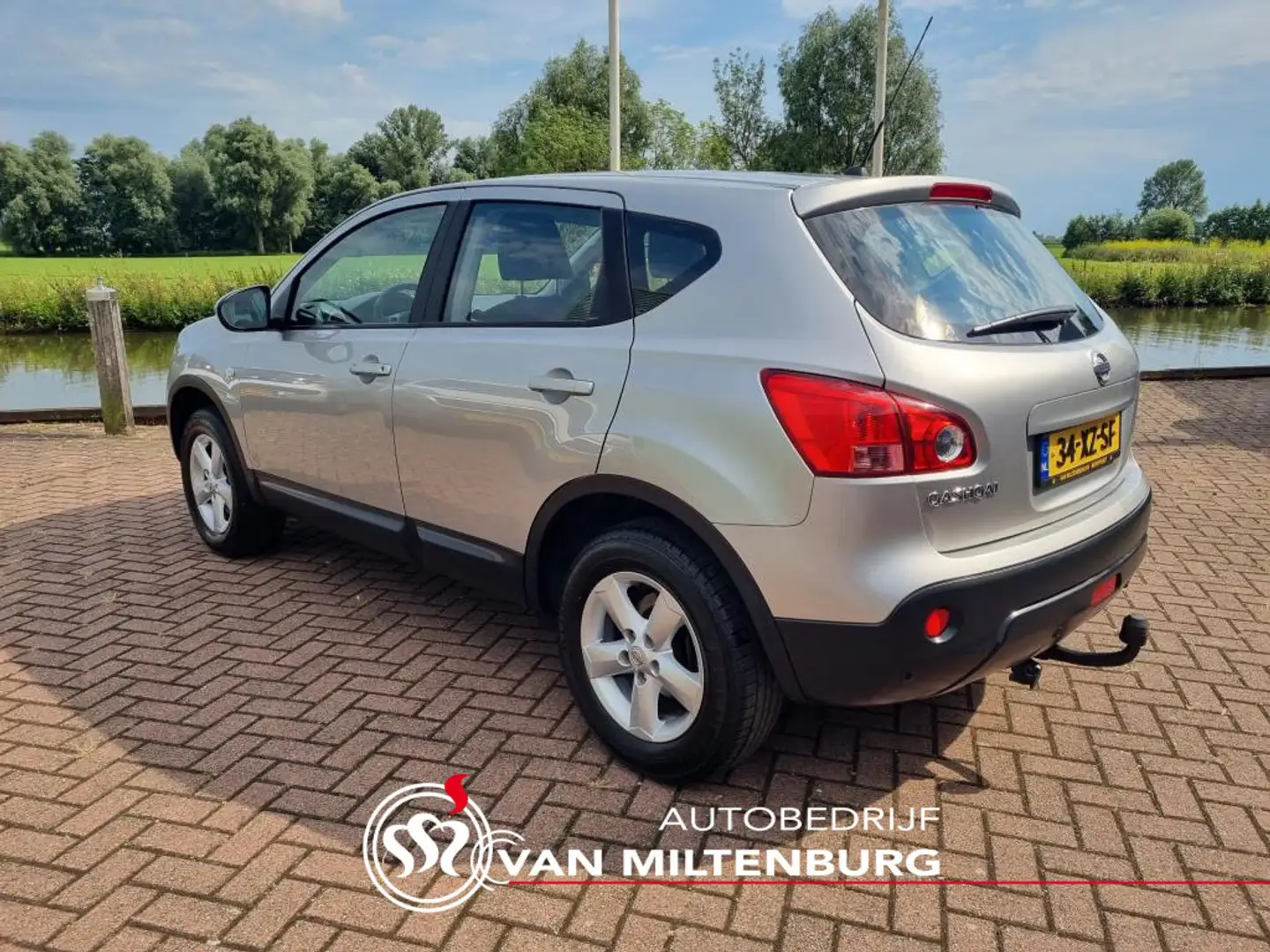 Nissan Qashqai 1.6 Acenta Clima Cruise PDC Trekhaak Gris - 2
