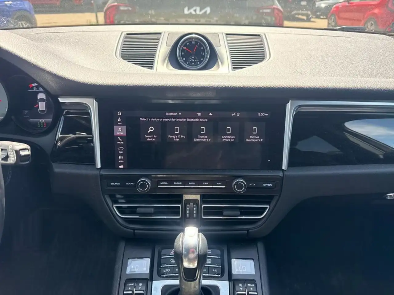Porsche Macan photo Porsche Macan