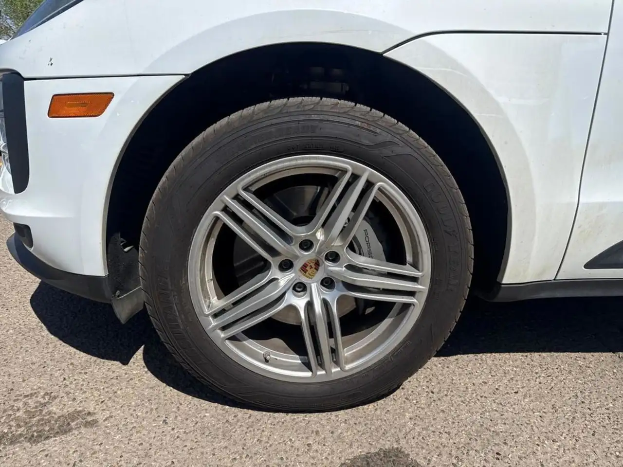Porsche Macan photo Porsche Macan