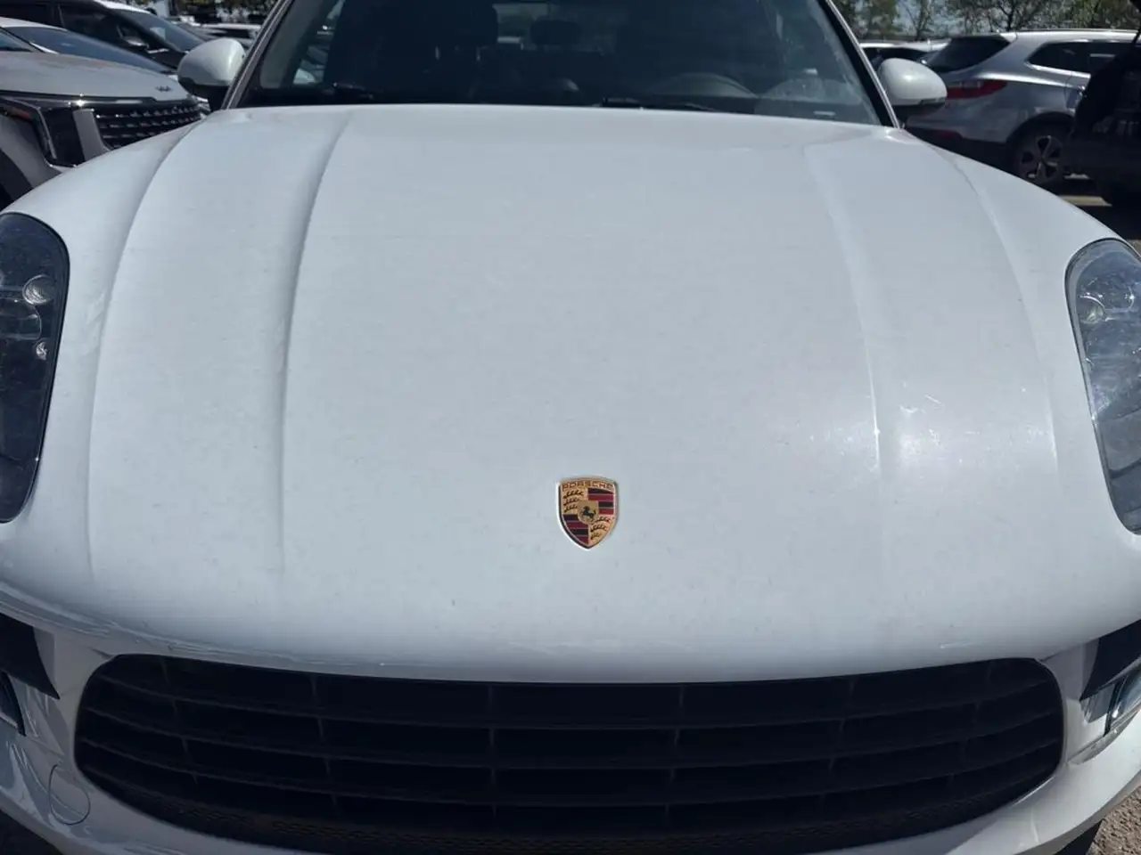Porsche Macan photo Porsche Macan