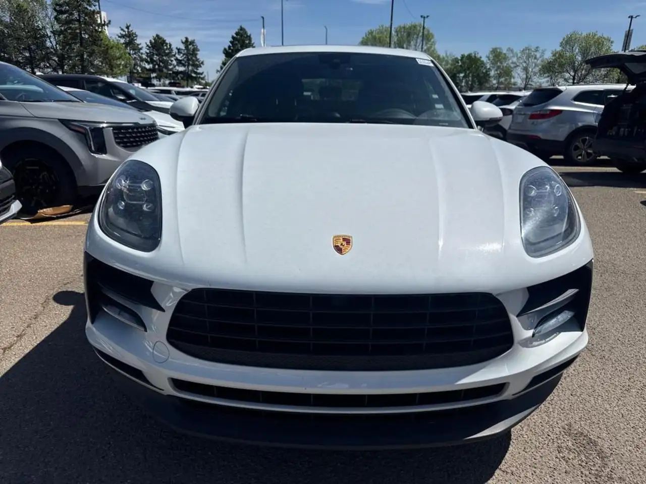 Porsche Macan photo Porsche Macan