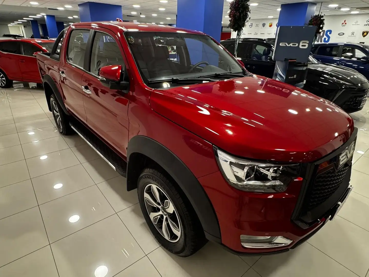 EVO Cross4 2.0 T.D 136cv 4WD- Disponibilita' Di Tutti Colori Rojo - 1