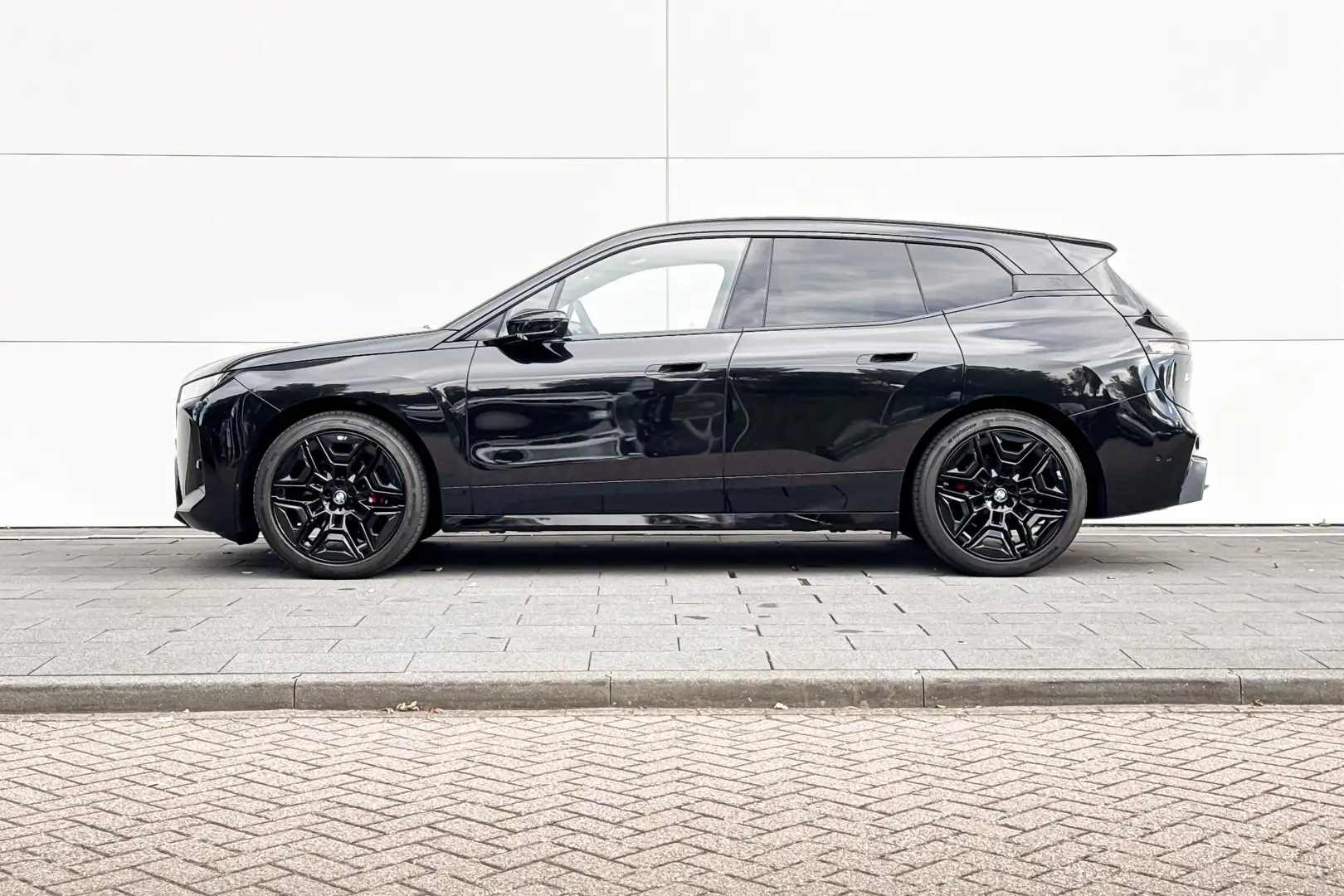 BMW iX xDrive45 101 kWh Noir - 2