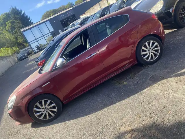 Alfa Romeo Giulietta view 4