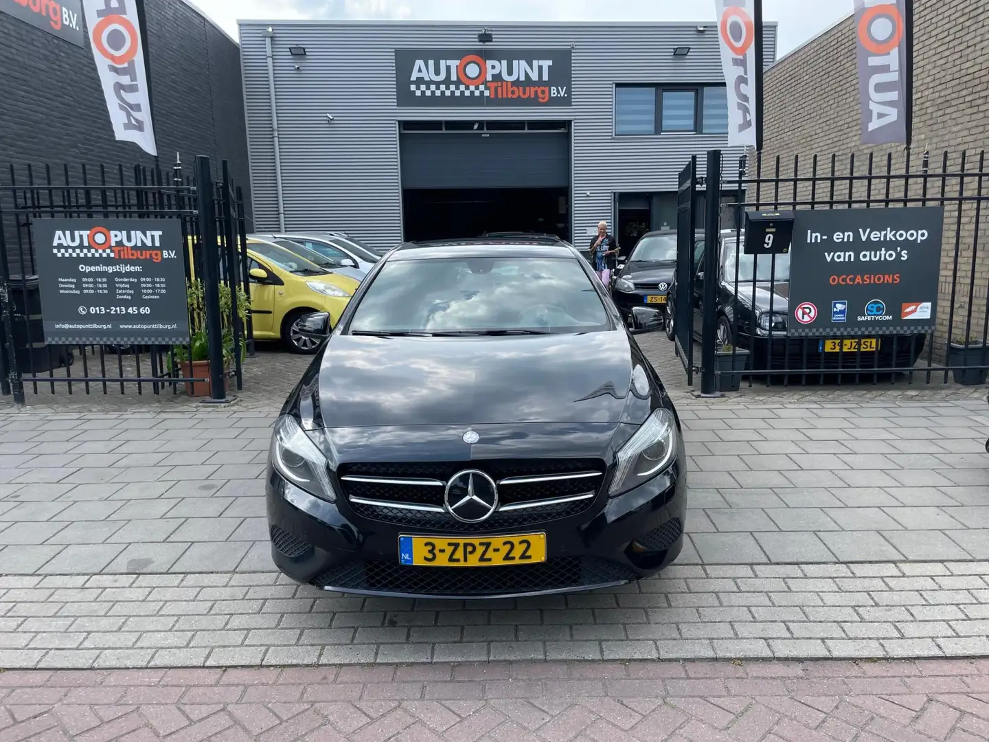 Mercedes-Benz A 180 Ambition 4U3 1e Eigenaar! Airco NAP APK Zwart - 2