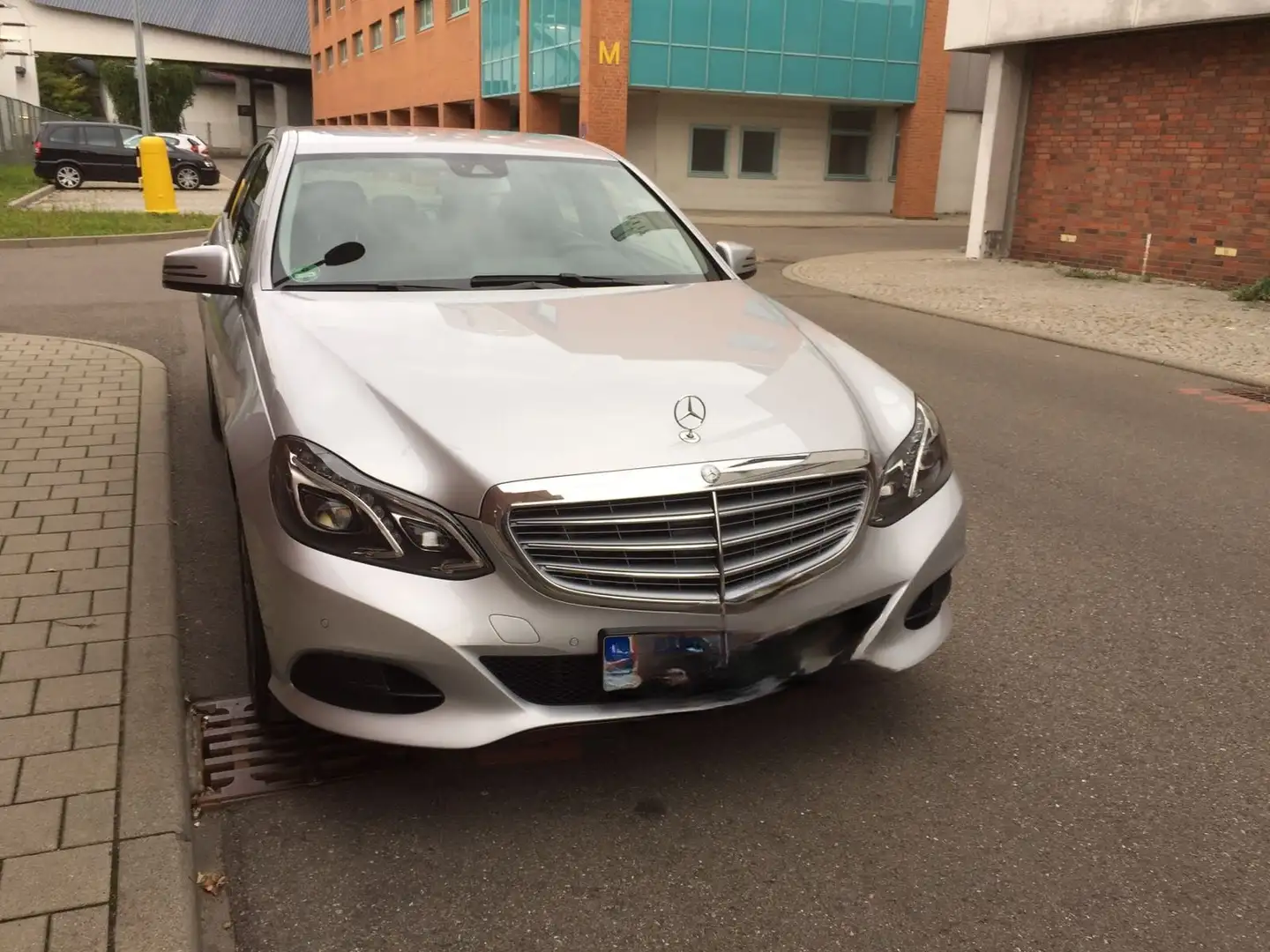 Mercedes-Benz E 250 BlueTEC 9G-TRONIC Classic Standheizung Argent - 1