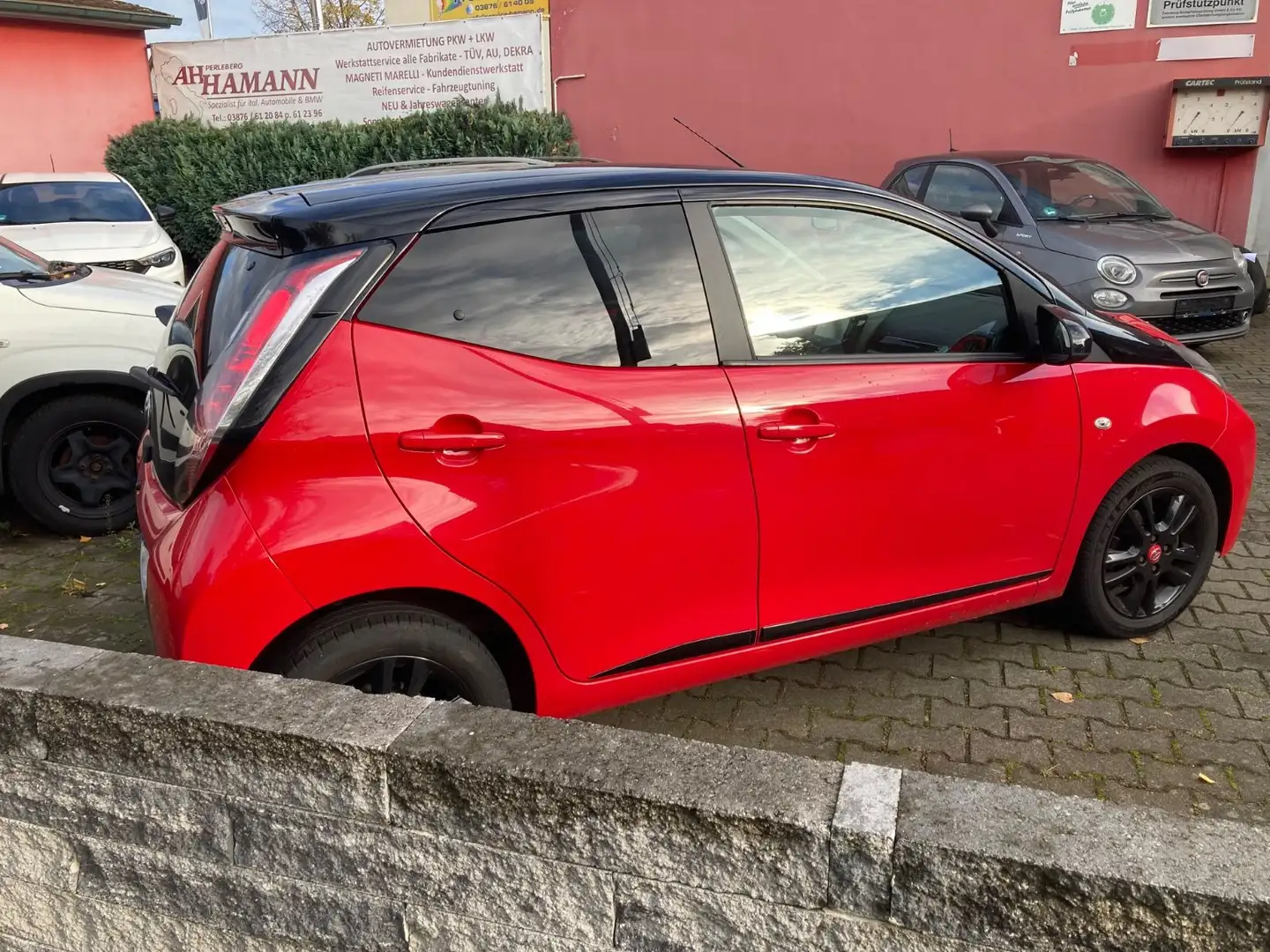 Toyota Aygo AYGO x-1.HD-Klima-4-türig-TÜV-AU Neu-Alu-15 Rot - 2