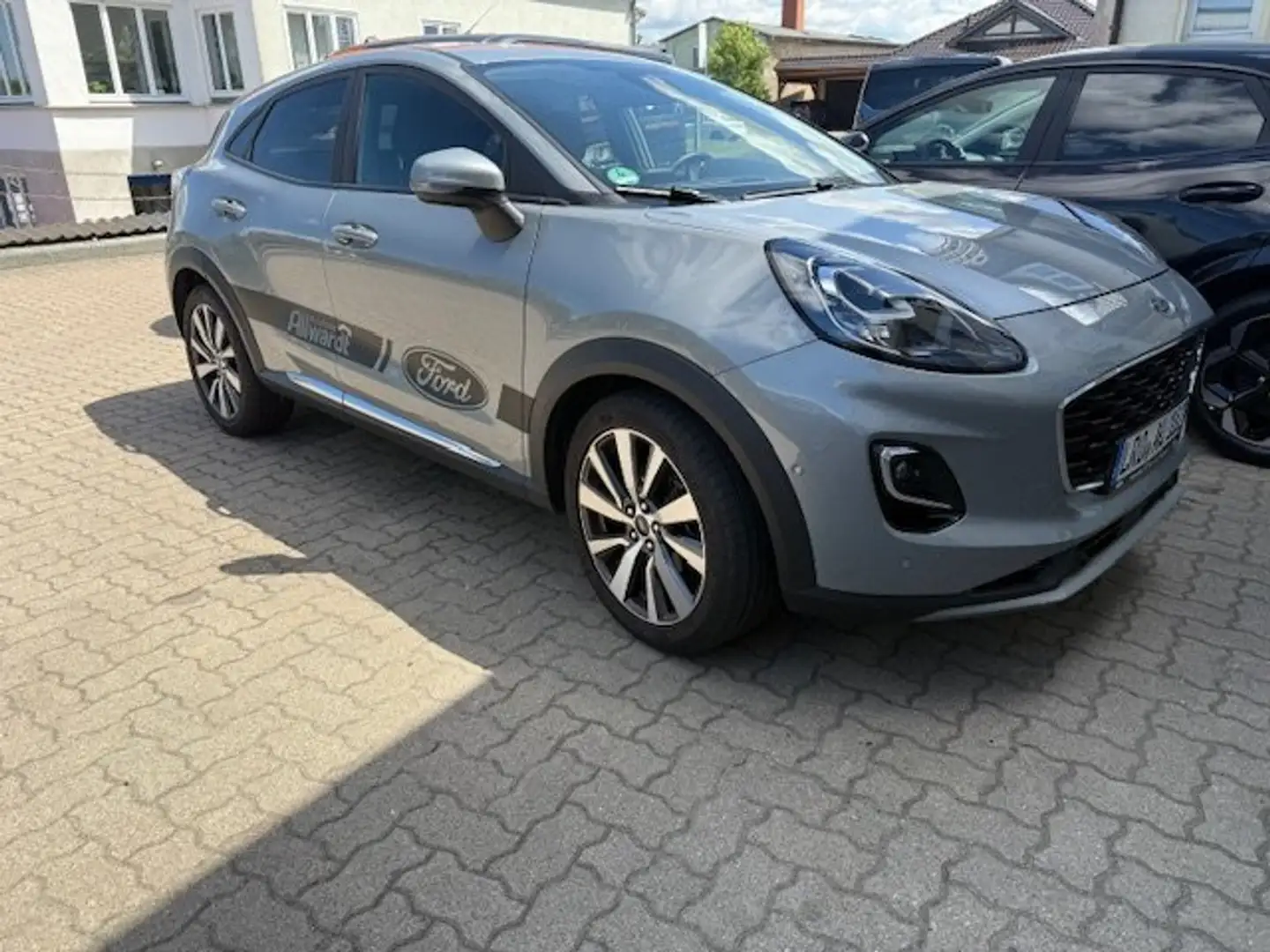 Ford Puma Titanium X Grijs - 1