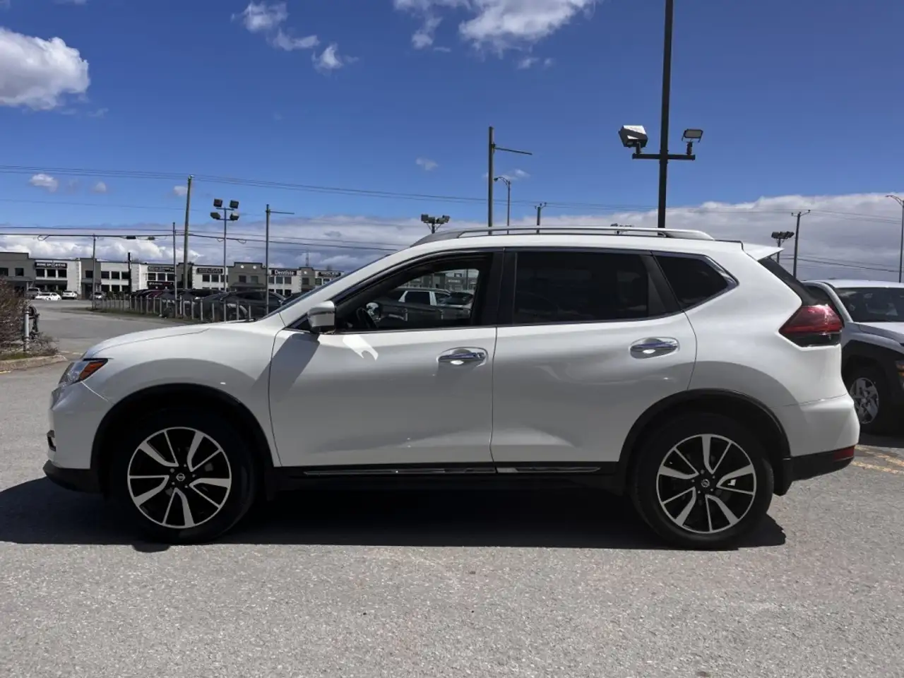 Nissan Rogue снимка Nissan Rogue