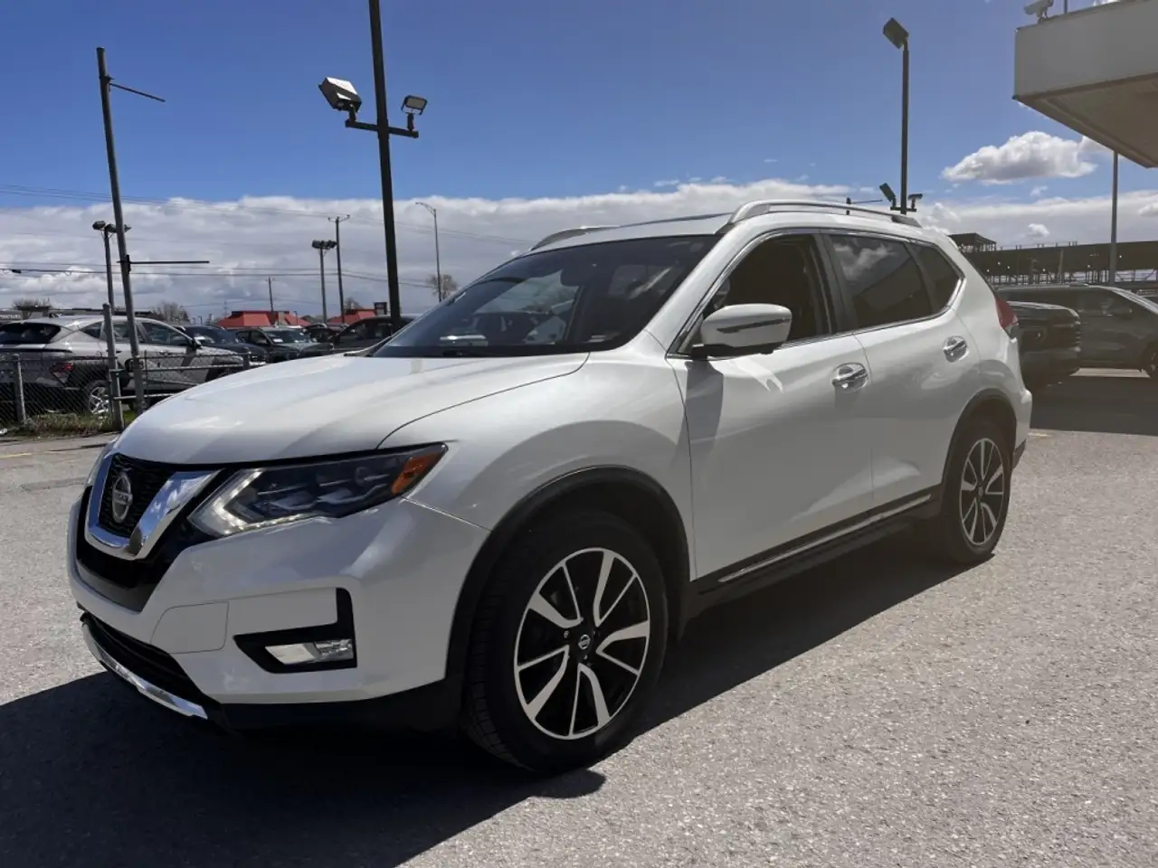 Nissan Rogue снимка Nissan Rogue