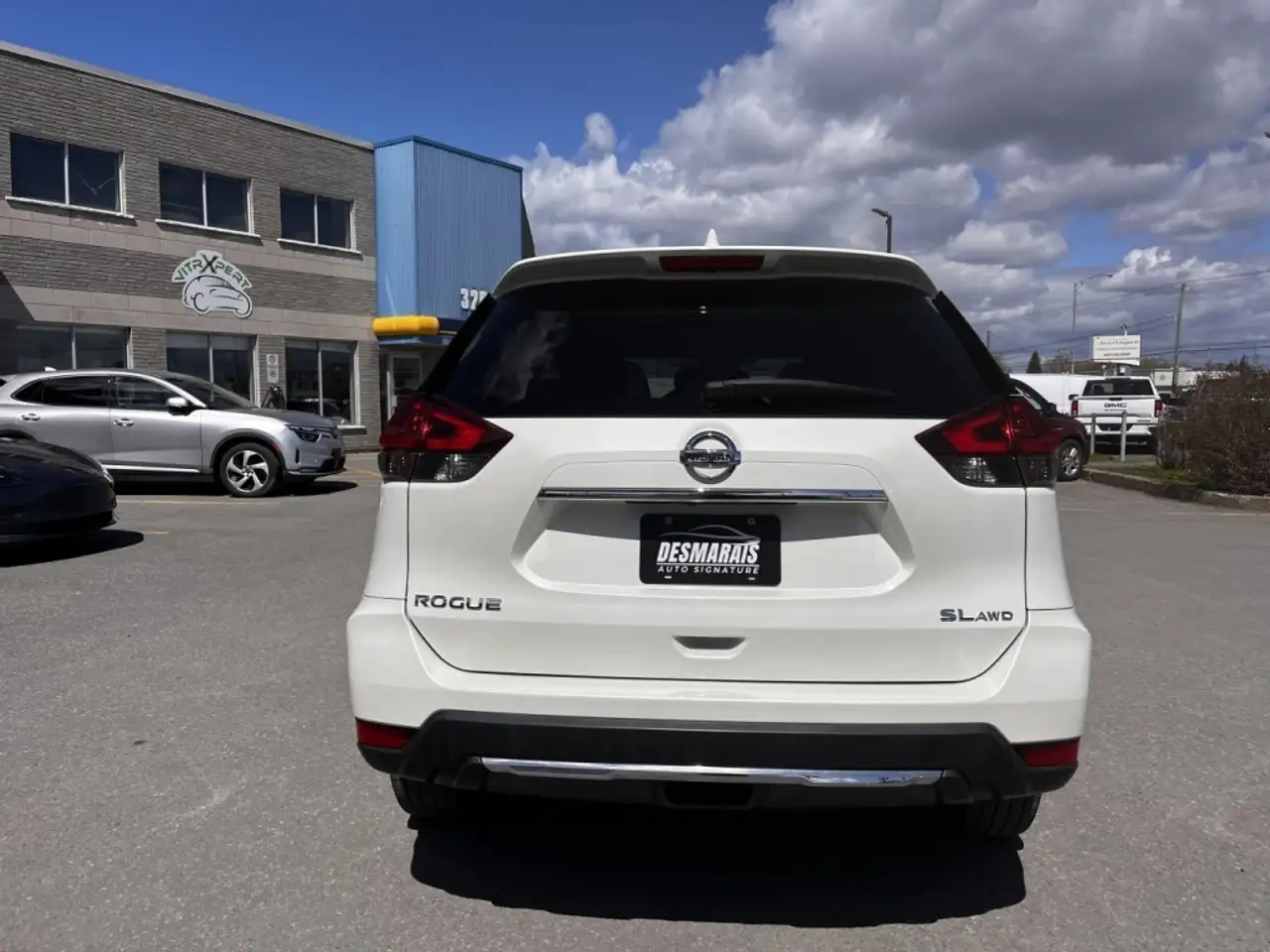 Nissan Rogue снимка Nissan Rogue
