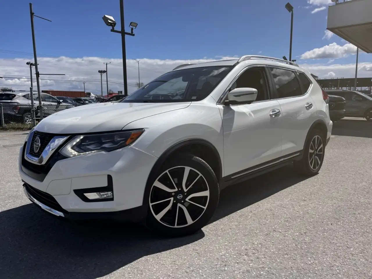 Nissan Rogue снимка Nissan Rogue