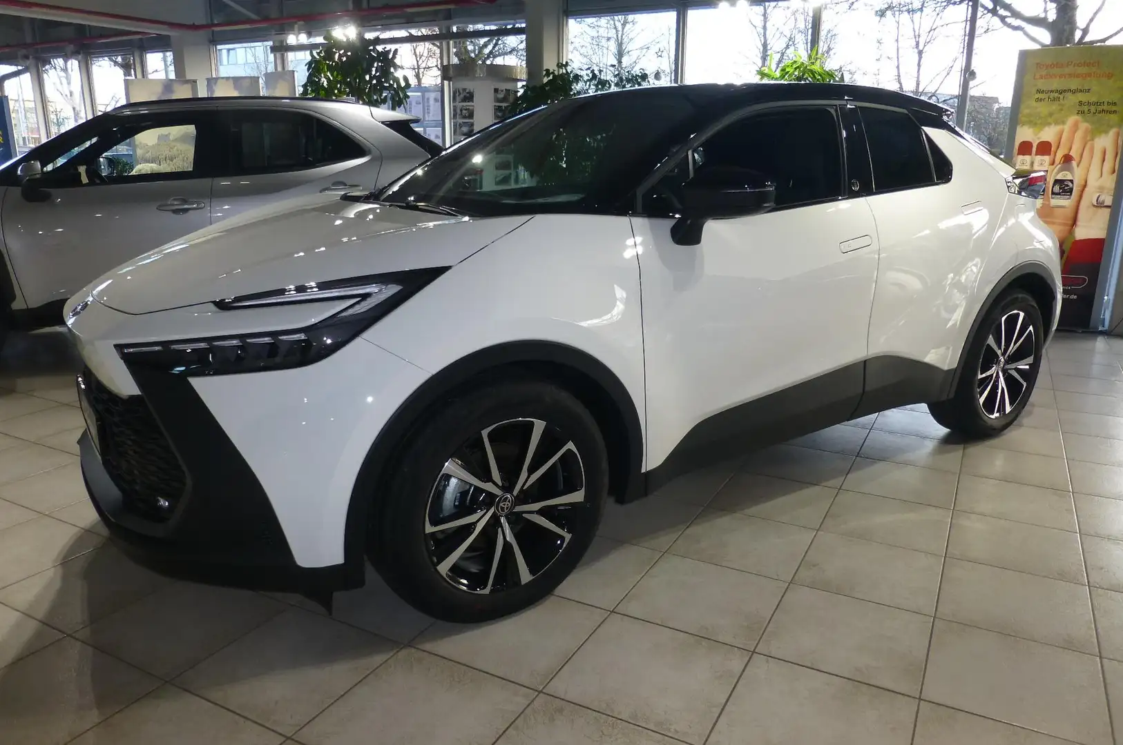Toyota C-HR Hybrid FWD Team Deutschland 1.8 mit Komfort-Pak... Weiß - 1