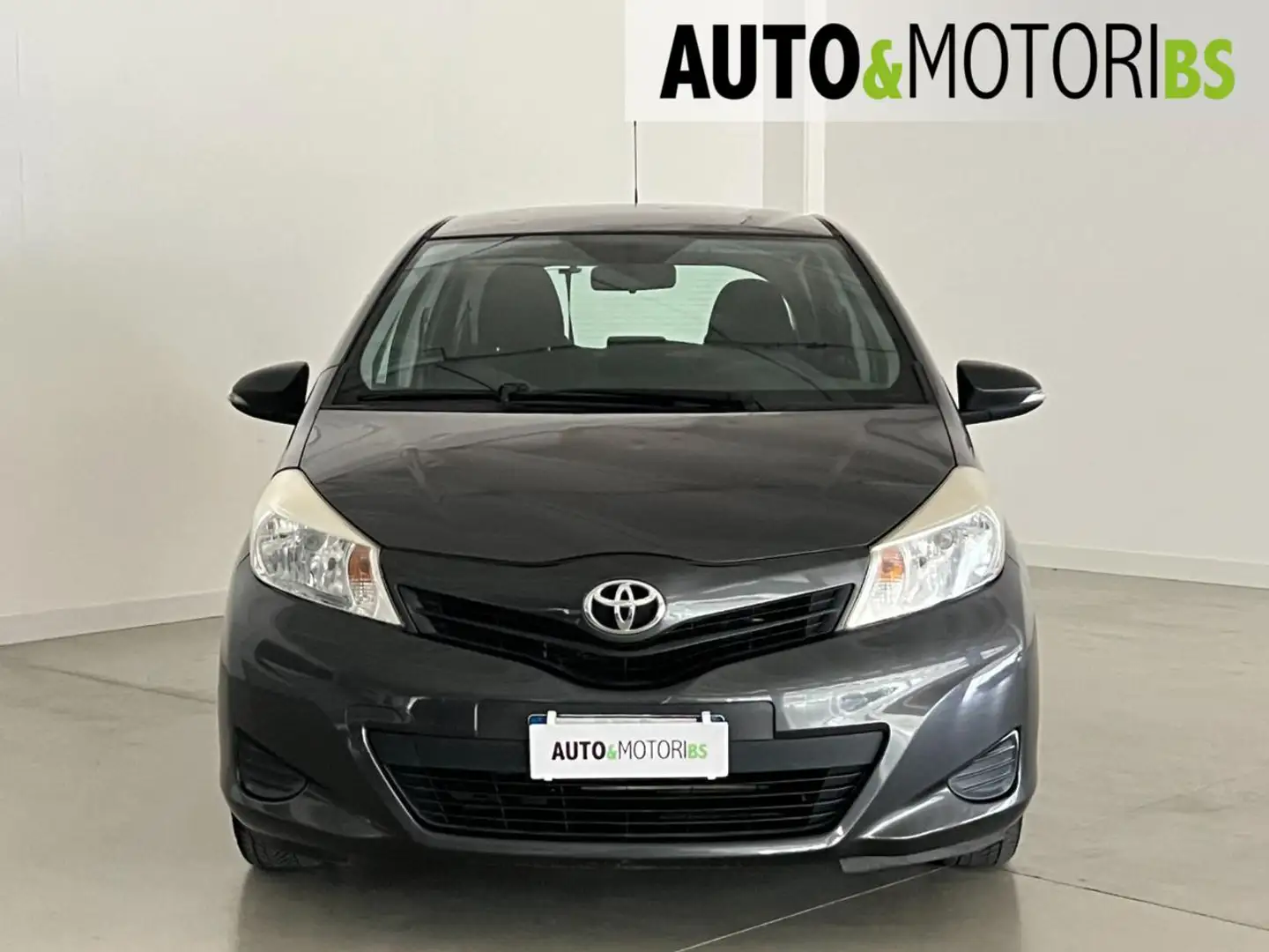 Toyota Yaris 1.0 5 porte Active *UNICO PROPRIETARIO* Grau - 2