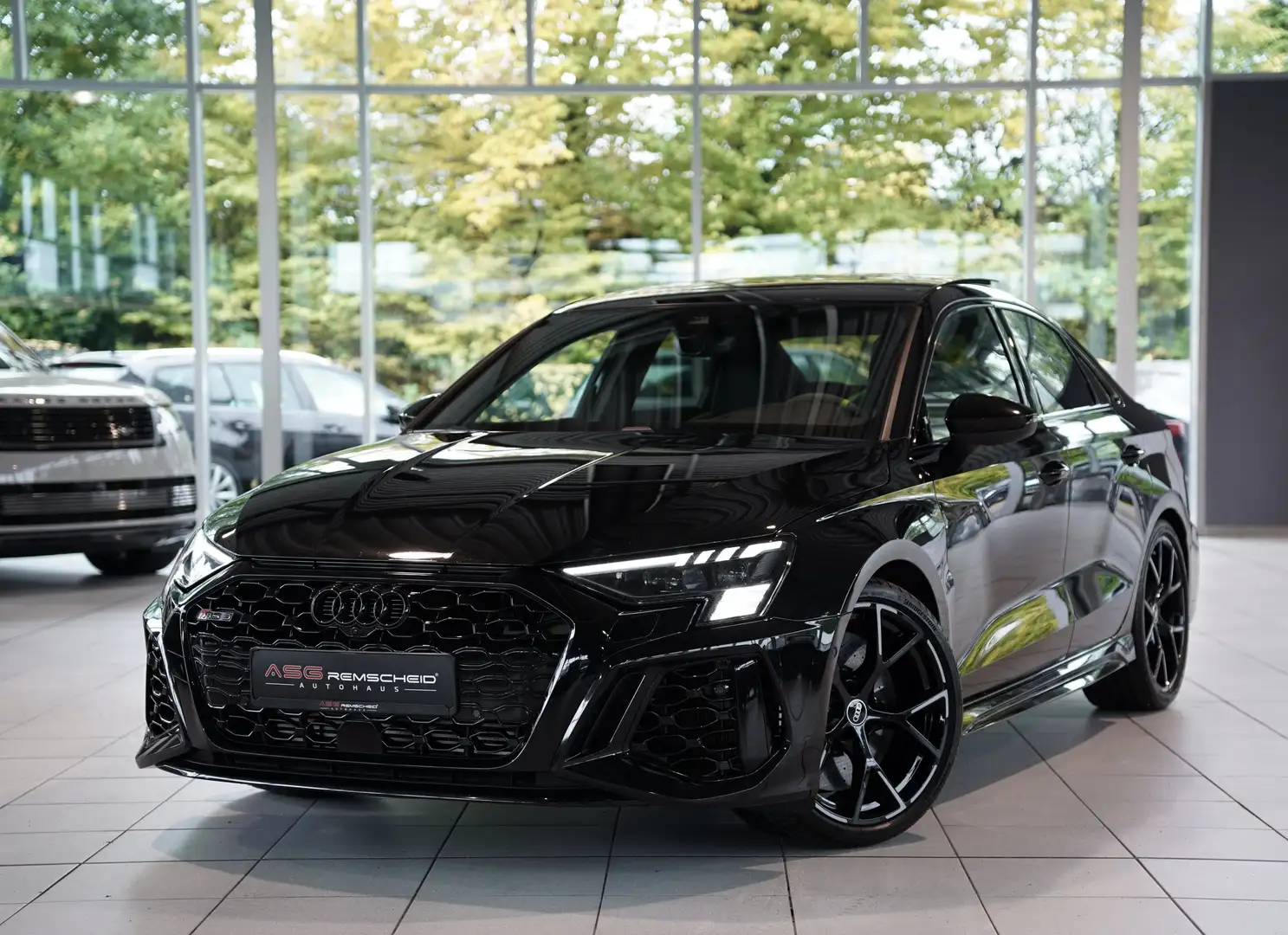Audi RS3 Limousine q. 1.H *19 *Pano*RS-AGA*RS Design Schwarz - 1