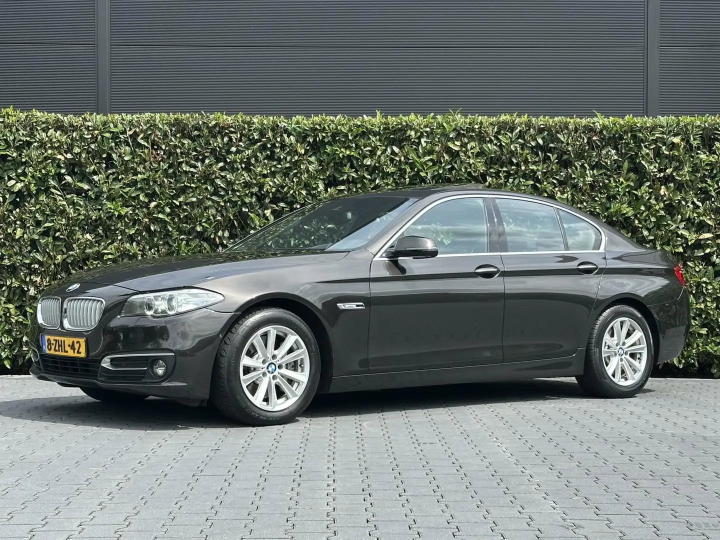 BMW 528 5-serie 528xi High Executive, NL AUTO, NAP, PANO, Marrone - 1