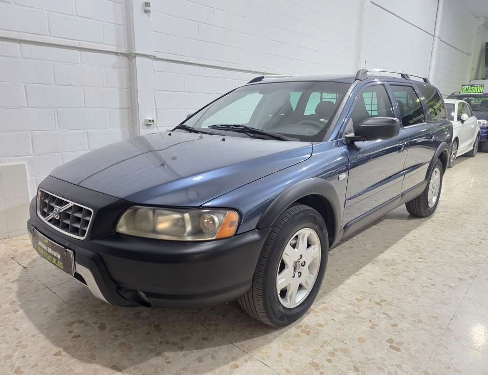 Volvo XC70 2.4D Momentum Aut. - foto 1
