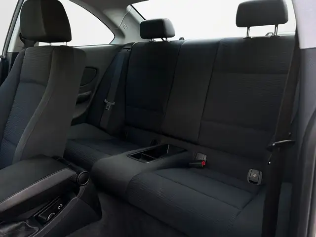 BMW 1 Series view 11
