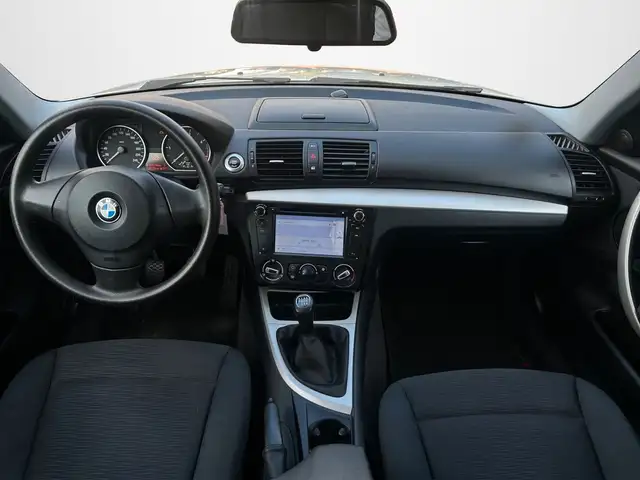 BMW 1 Series view 12