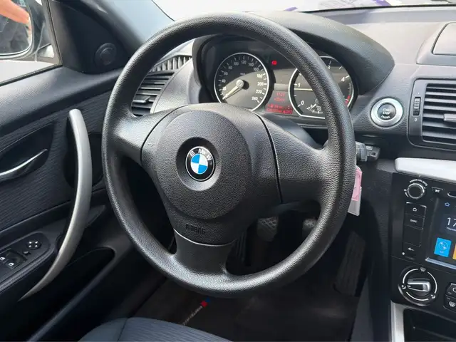 BMW 1 Series view 13
