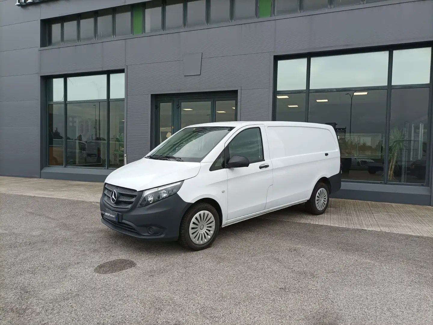 Mercedes-Benz Vito 116 cdi long auto E6 Weiß - 2