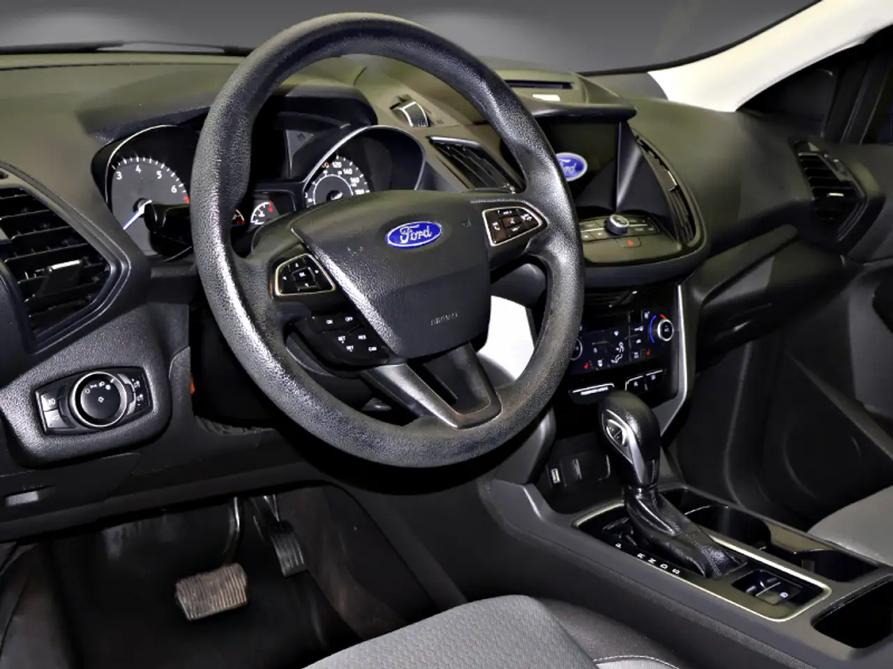 Ford Escape снимка Ford Escape